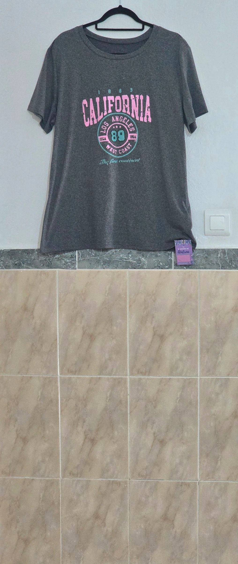 Camiseta gris estampada "California" manga corta